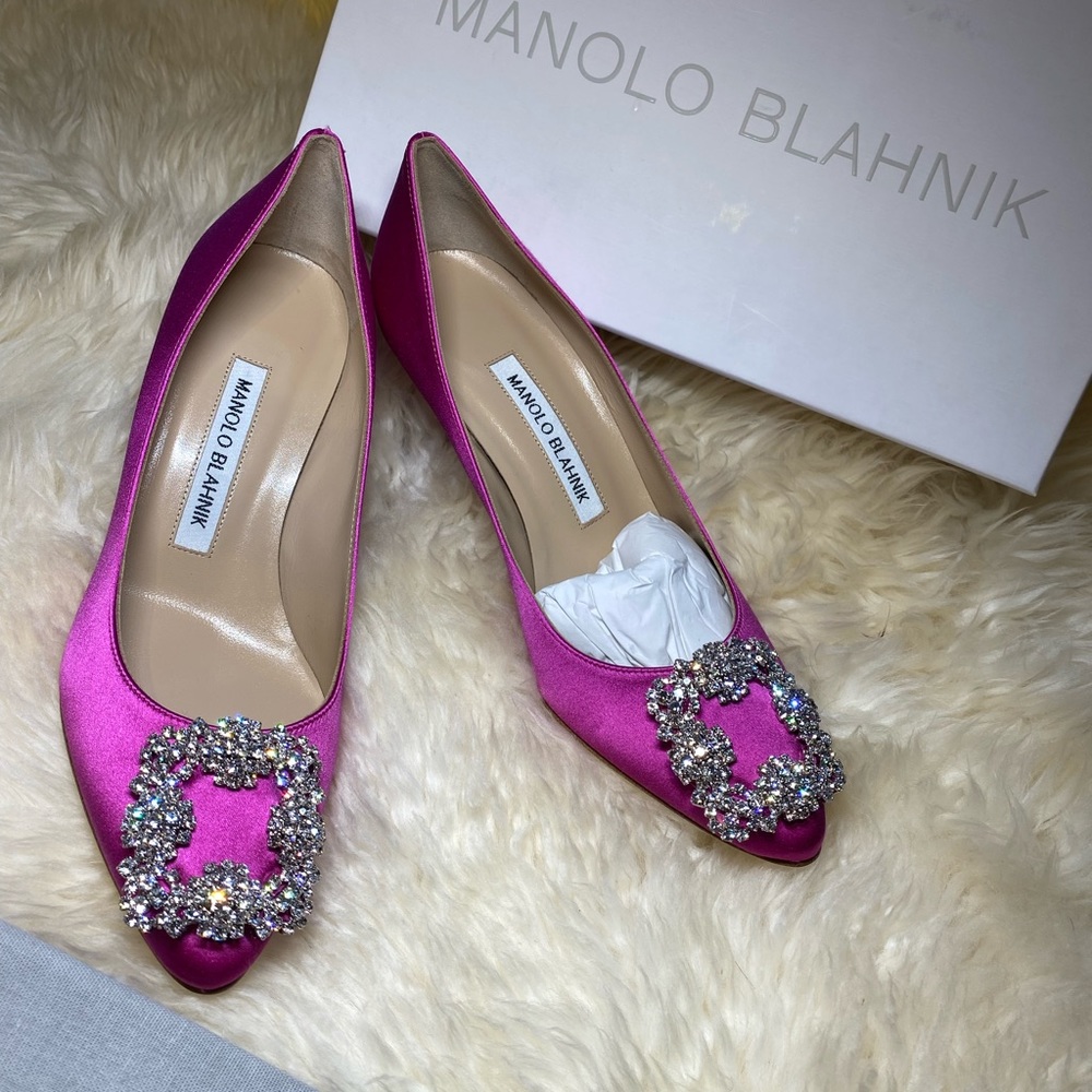 New authentic Manolo Blahnik hangisi heels